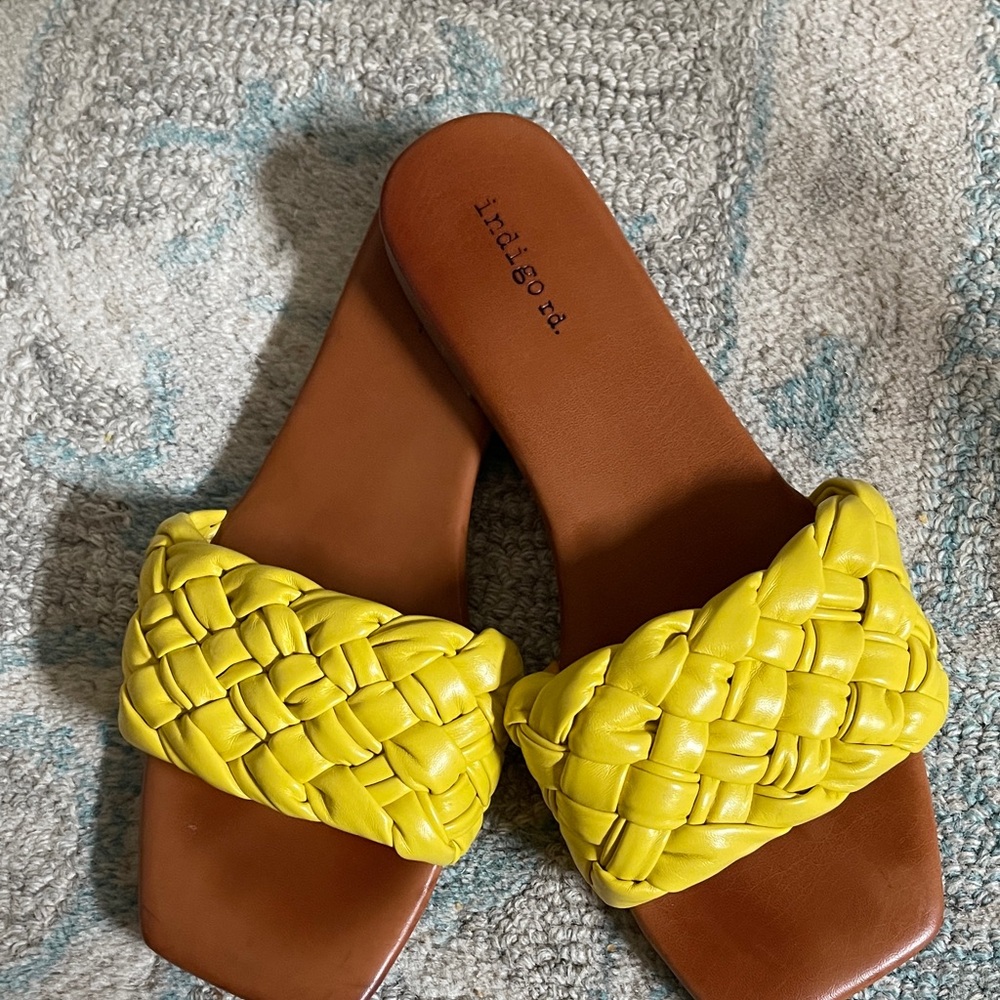 Indigo Women's Yellow Woven Slide Sandals sz 9M